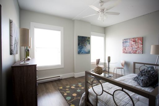Studio Living in the Heart of The Grid District – Bancroft on the Grid