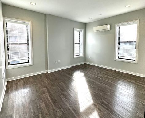 Studio in the heart of downtown Worcester!