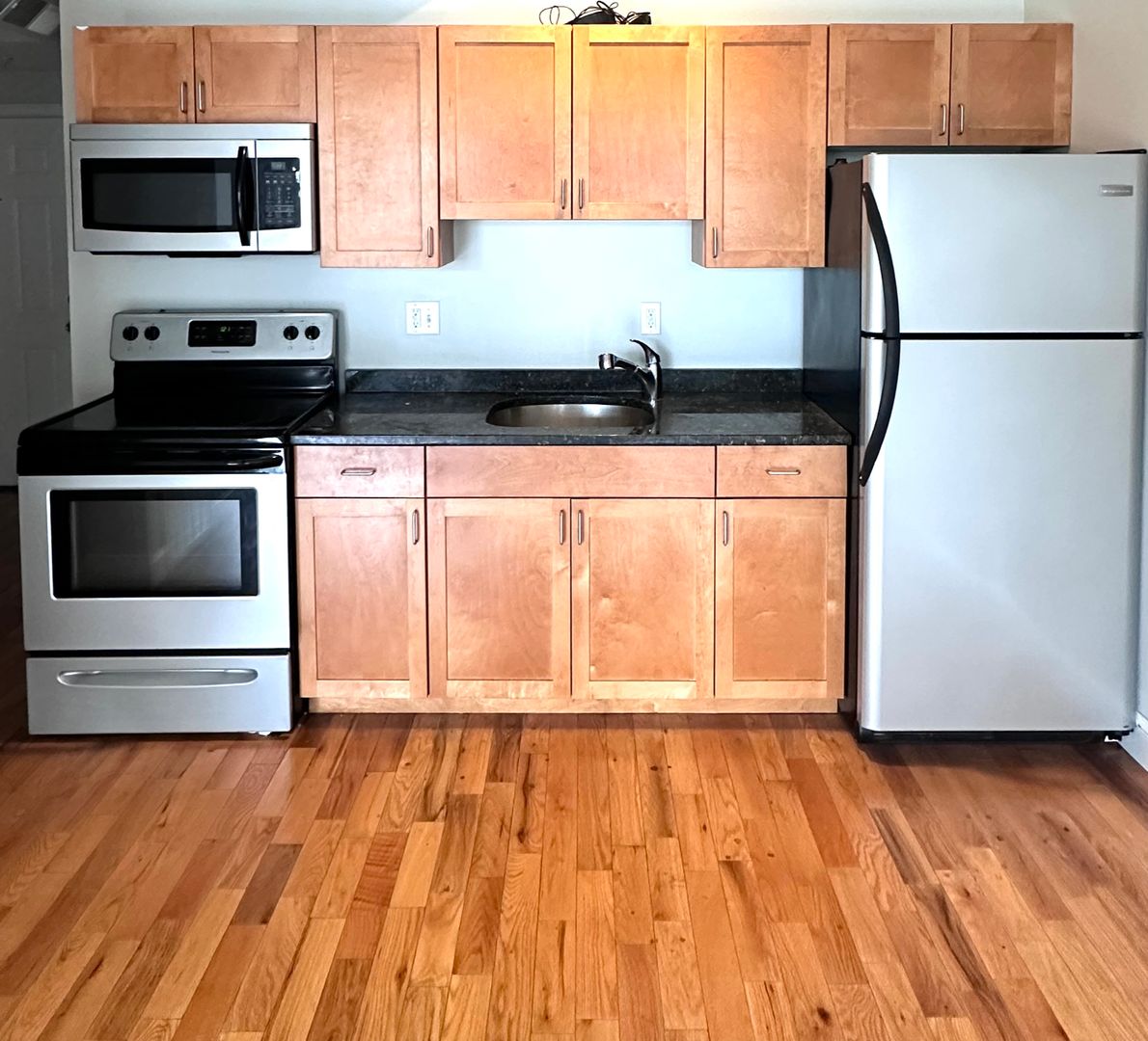 Worcester  Studio 1 baths - $1,575 No Fee