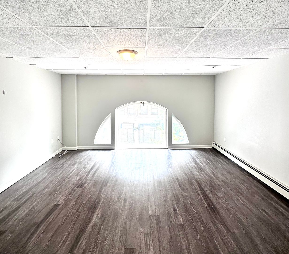 Worcester  Studio 1 baths - $1,525 No Fee