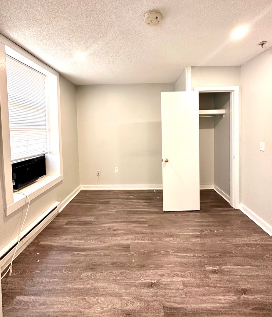 Worcester - $1,375+ /month