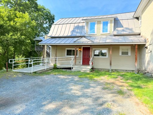 Two-Bedroom | Pet Friendly | Heat Included in Rent! – photo 1