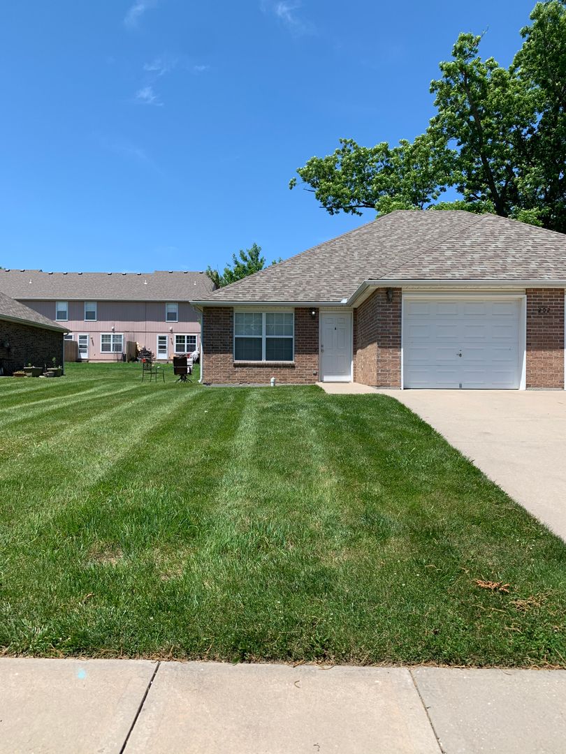 Lone Jack Multiplex: 202 Blackjack Ave
