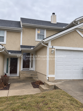 Spacious Townhome Near Shopping, Parks & Highways – photo 1