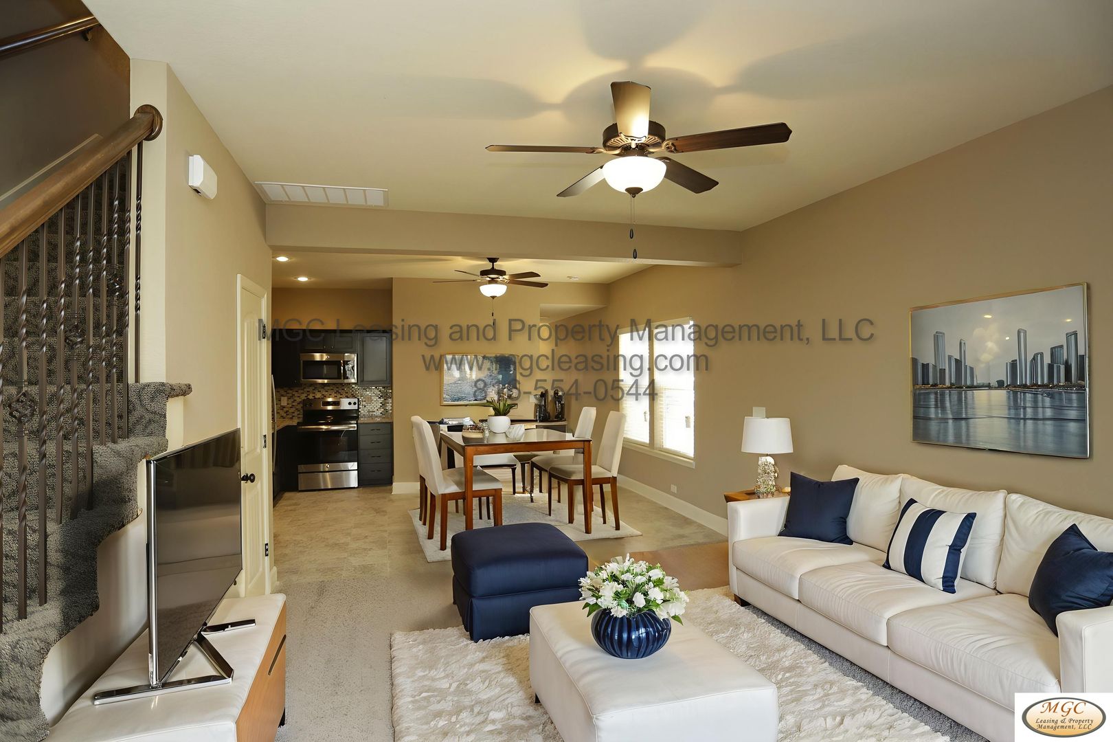 Raymore Townhome: 502-508 N Foxridge Dr