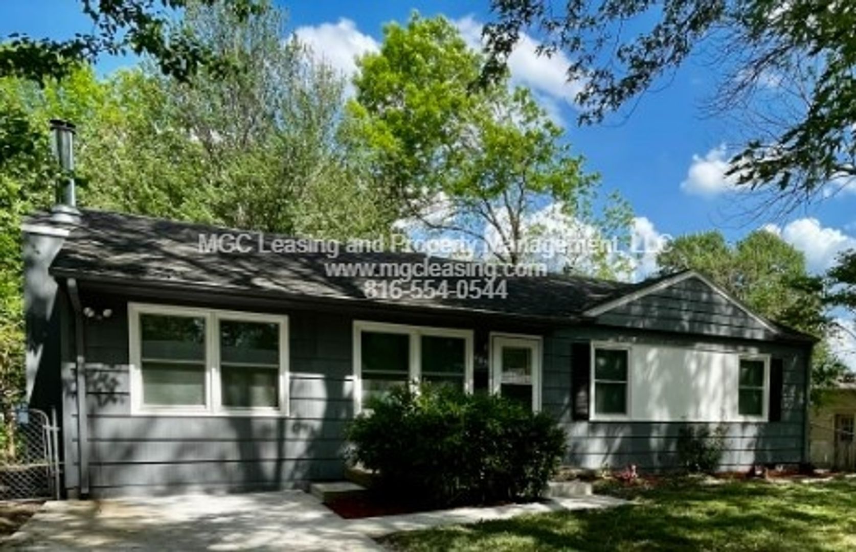 Lees Summit House: 409 SW Madison St