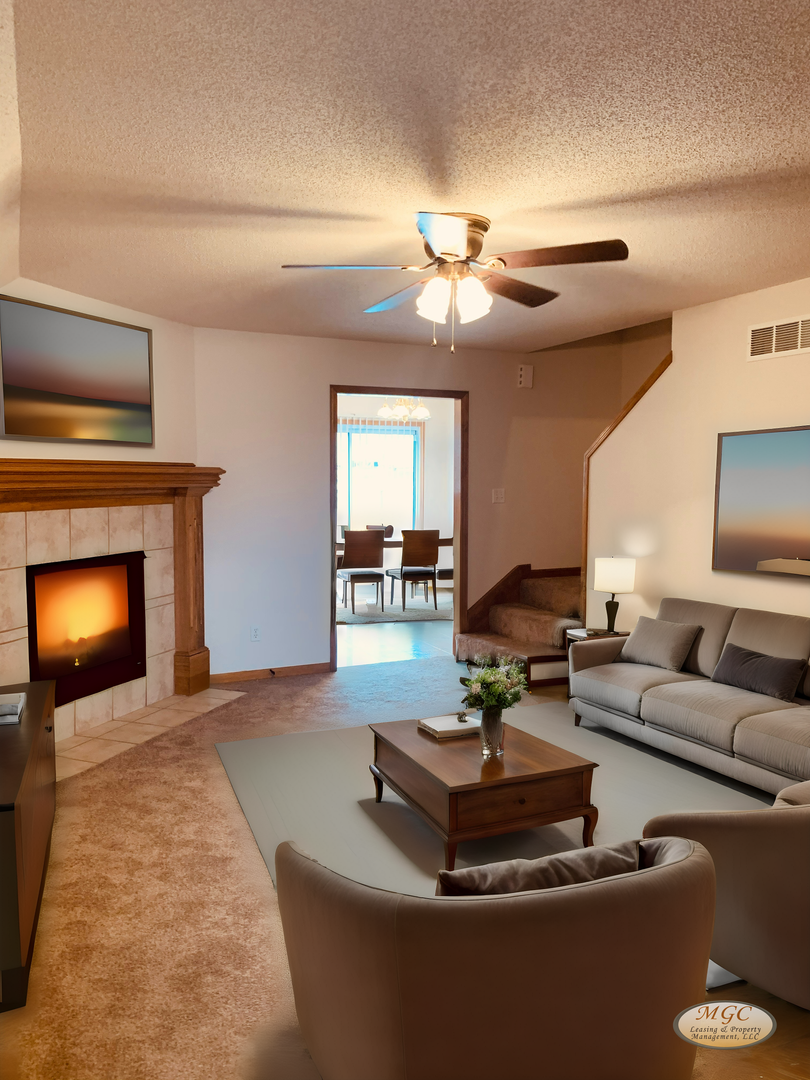 Raymore Townhome: 513 N Foxridge Dr