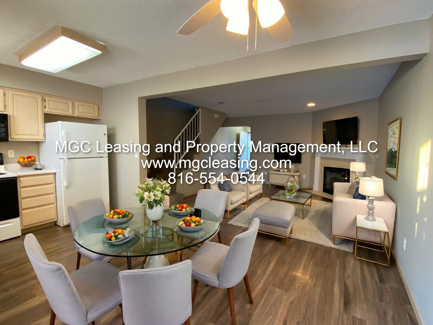 Harrisonville Townhome: 901-907 Garden Way