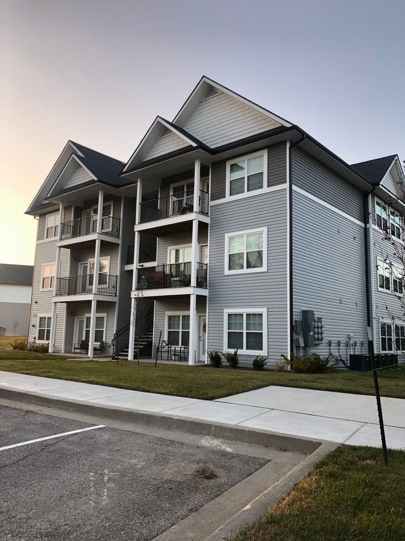 Kansas City Apartment: 5511 NE 80th Ter