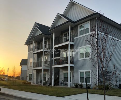 1 Bedroom Luxury Apartment in the Northland of KCMO – photo 1