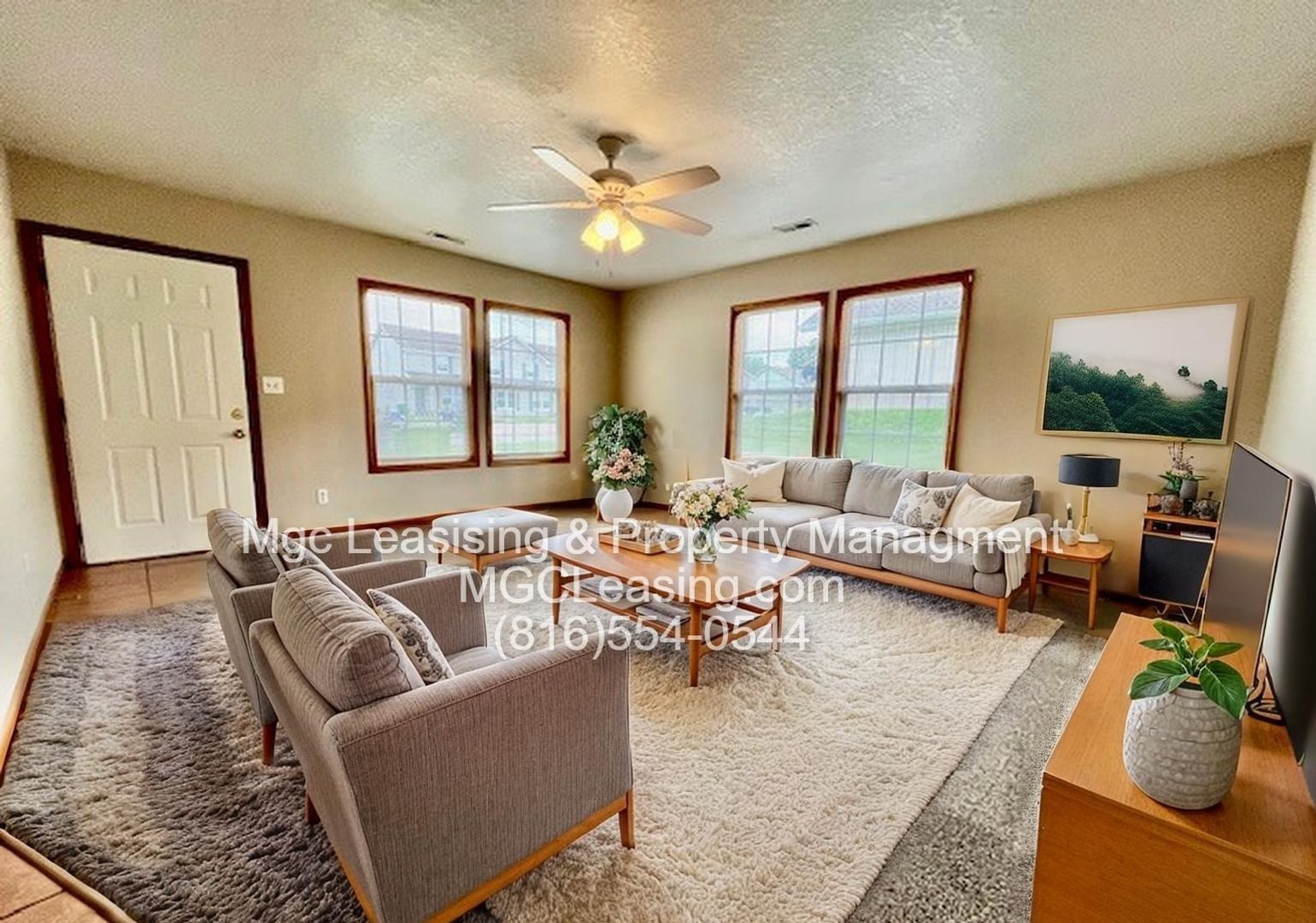 Peculiar Multiplex: 622 Willow Ln Apt A