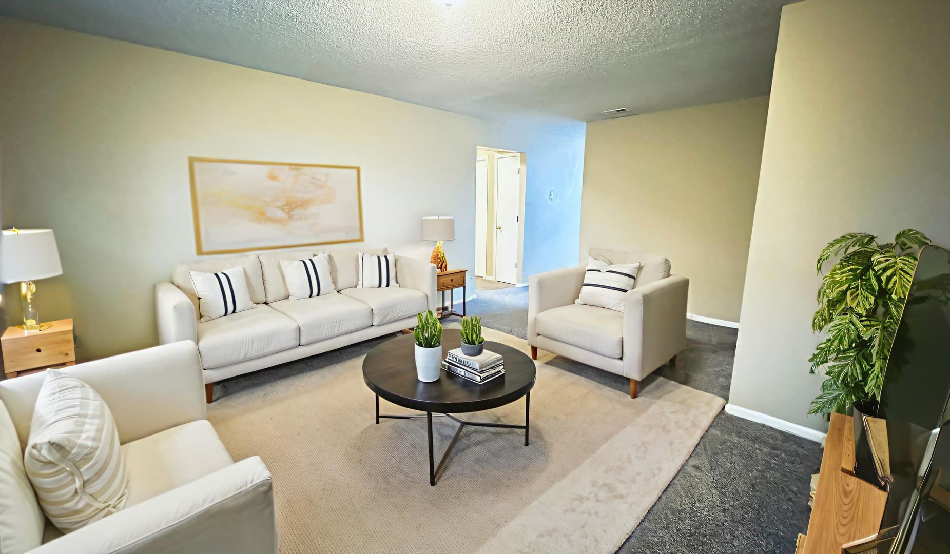 Raymore Apartment: 520 Sky Vue Dr