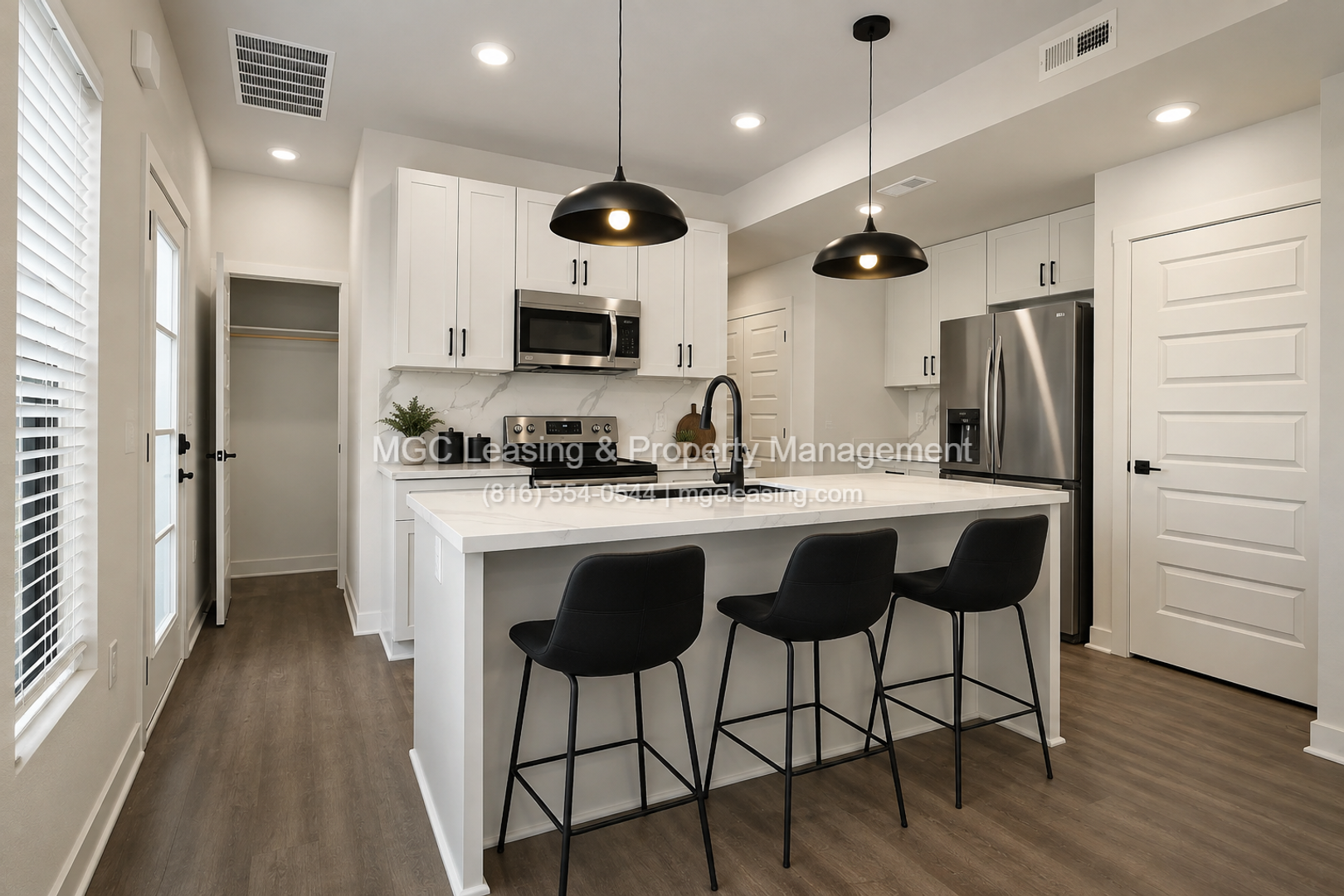 Raymore Apartment: 243-249 Pawpaw Rd