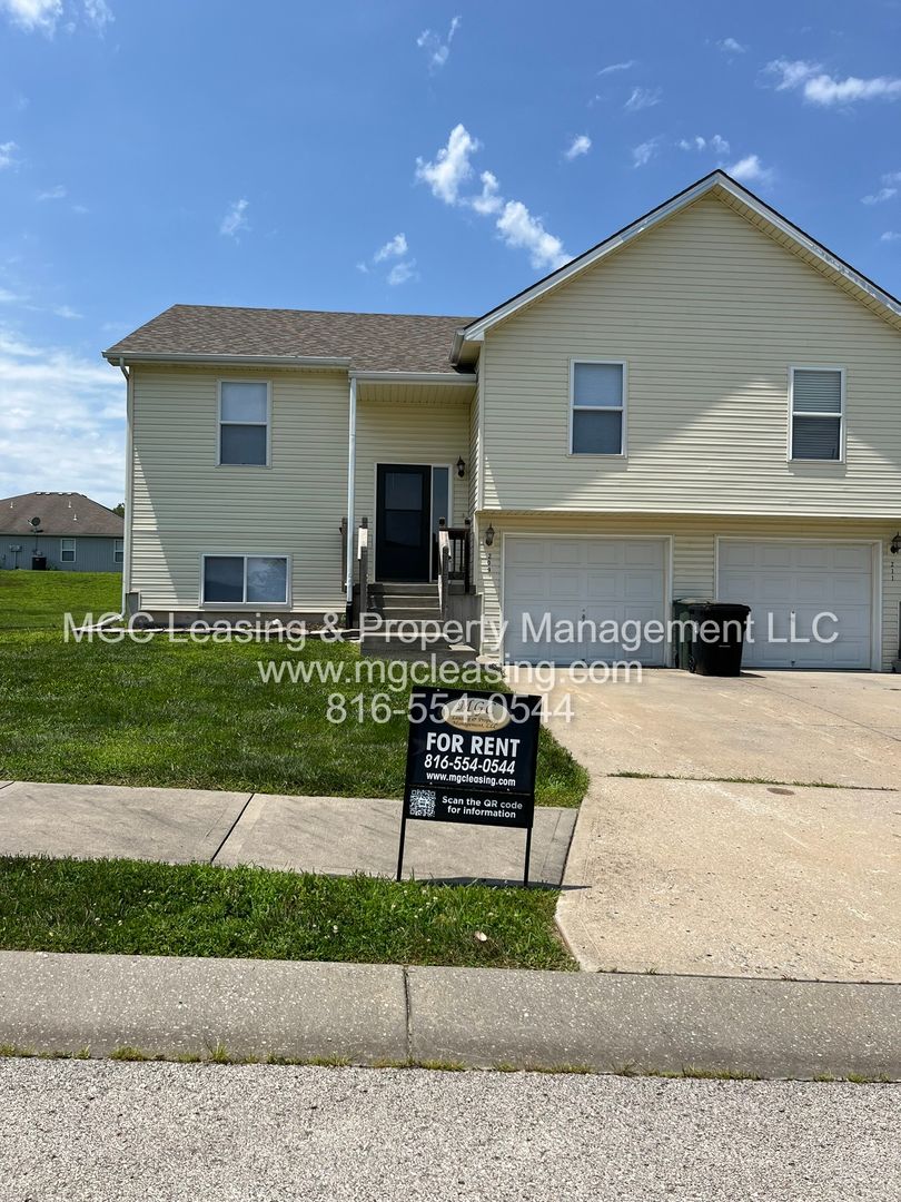 Pleasant Hill Multiplex: 209-211 Birdie Dr