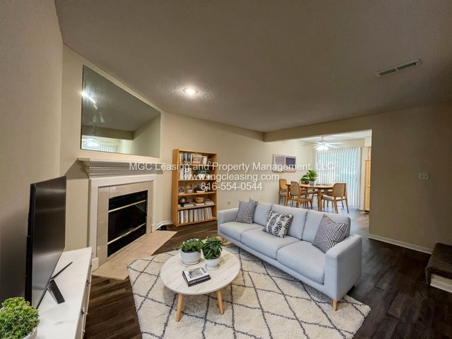 Lees Summit Townhome: 1841-1847 NE Knollbrook St