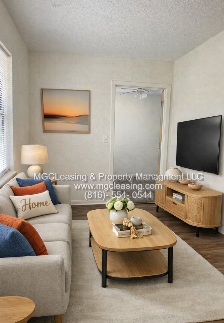 Lees Summit Apartment: 303 SE Grand Ave Apt 1