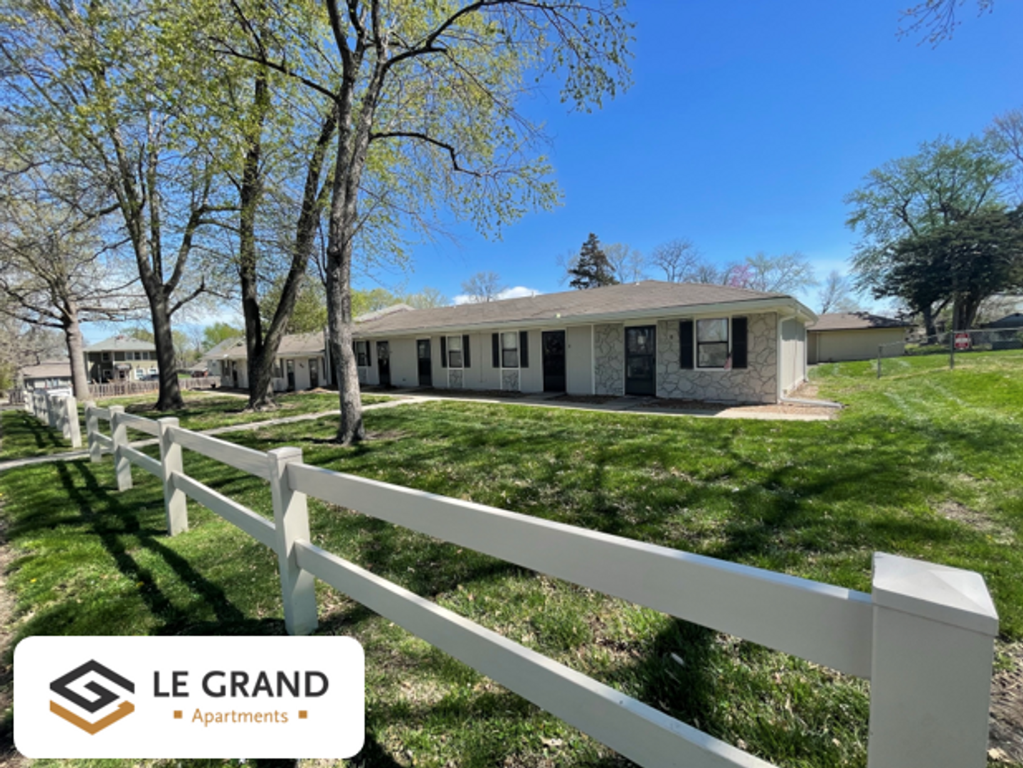 Lees Summit Apartment: 309 SE Grand Ave Apt 2