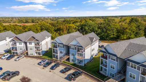 1 Bedroom Luxury Apartment in the Northland of KCMO – photo 1