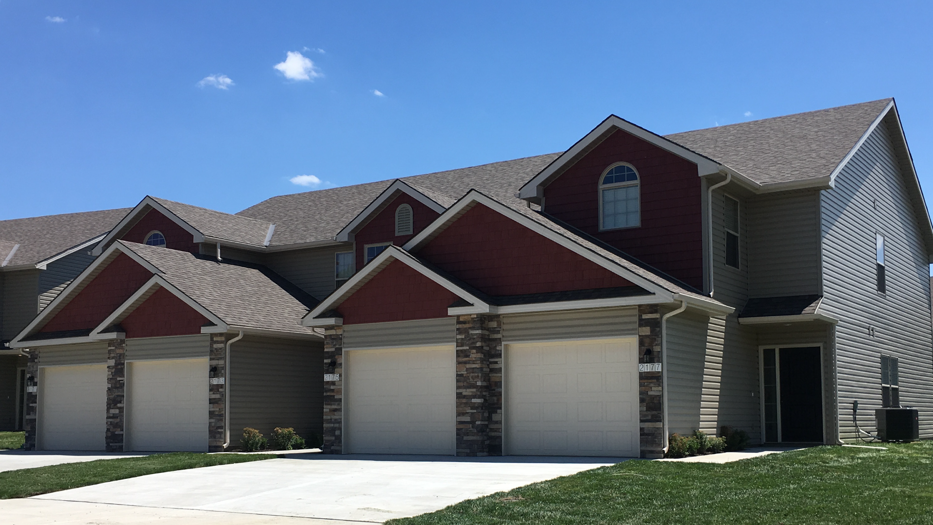 Lees Summit Townhome: 2231-2237 SW Burning Wood Ln