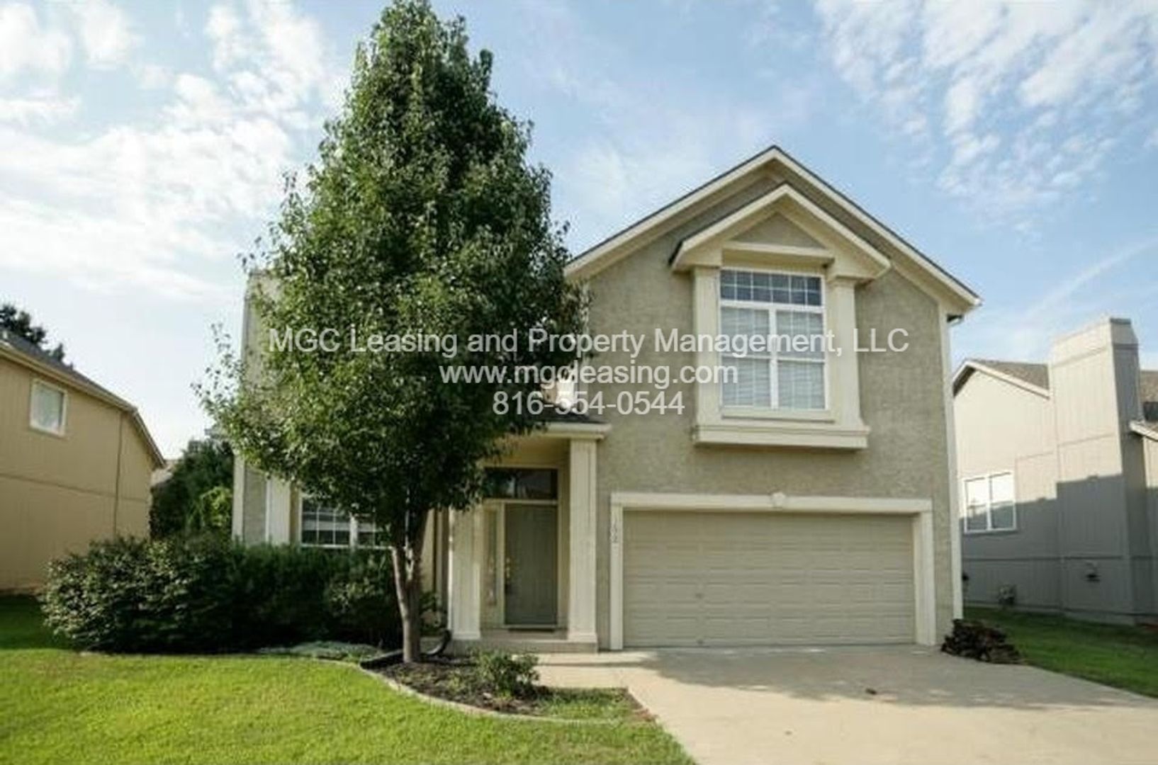 Lees Summit House: 152 NE Hidden Meadow Ln