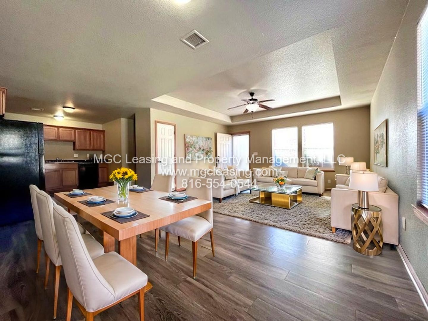 Blue Springs Townhome: 119-123 SW Rock Garden Ln