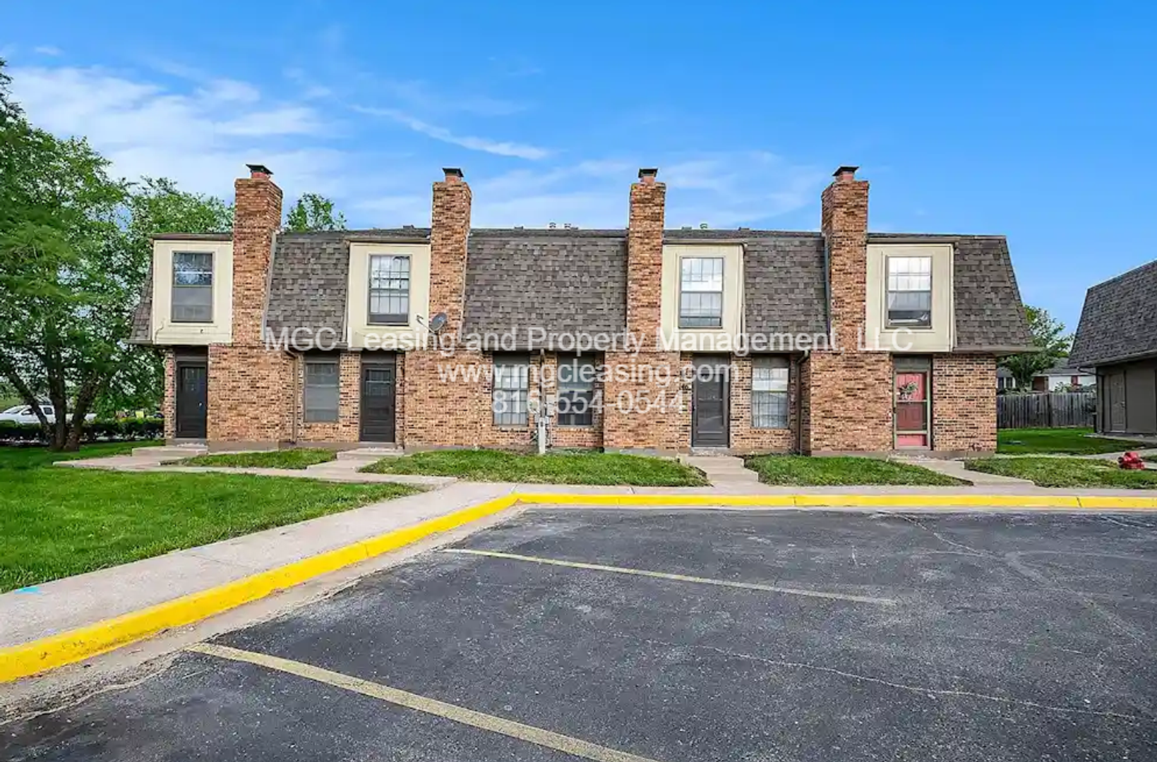 Blue Springs Apartment: 204-212 NW Woods Chapel Rd