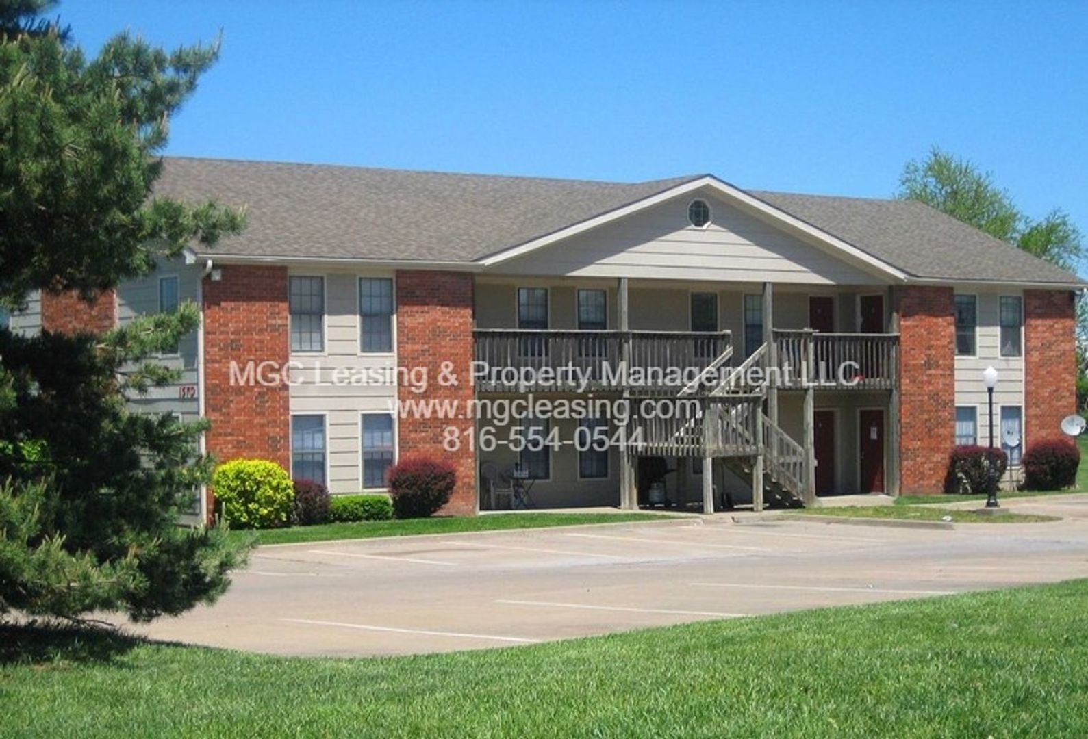 Olathe Apartment: 1558 E 125th St