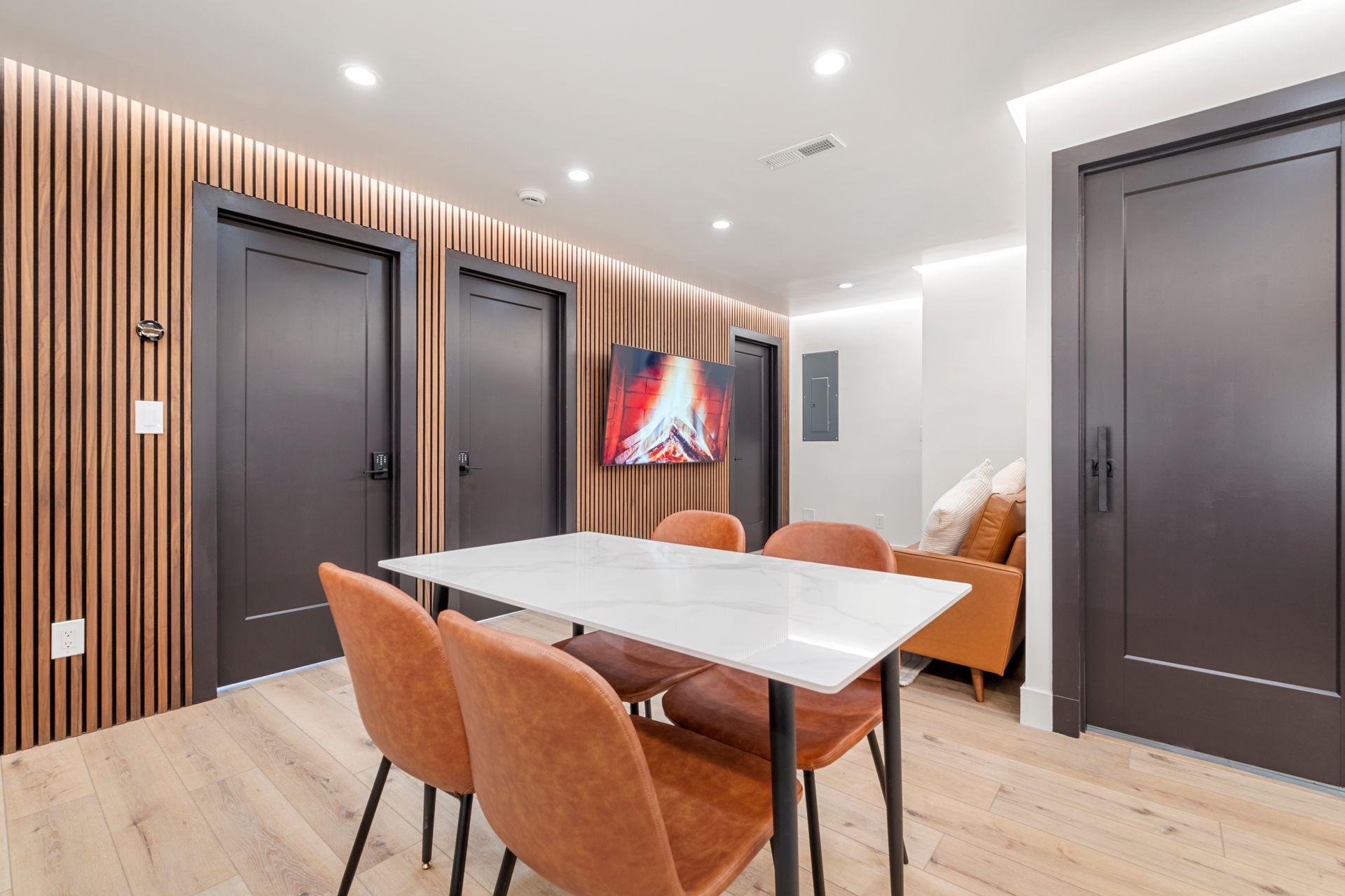 Berkeley Apartment: 2520 Regent St