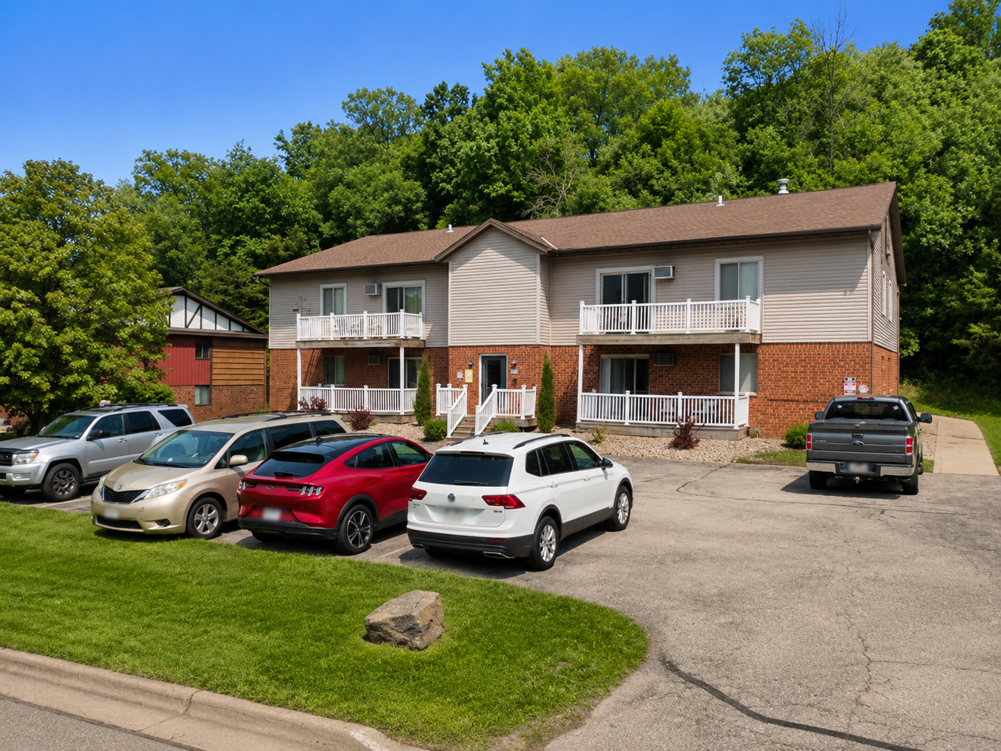 Cross Plains Apartment: 2717 Westview Ct