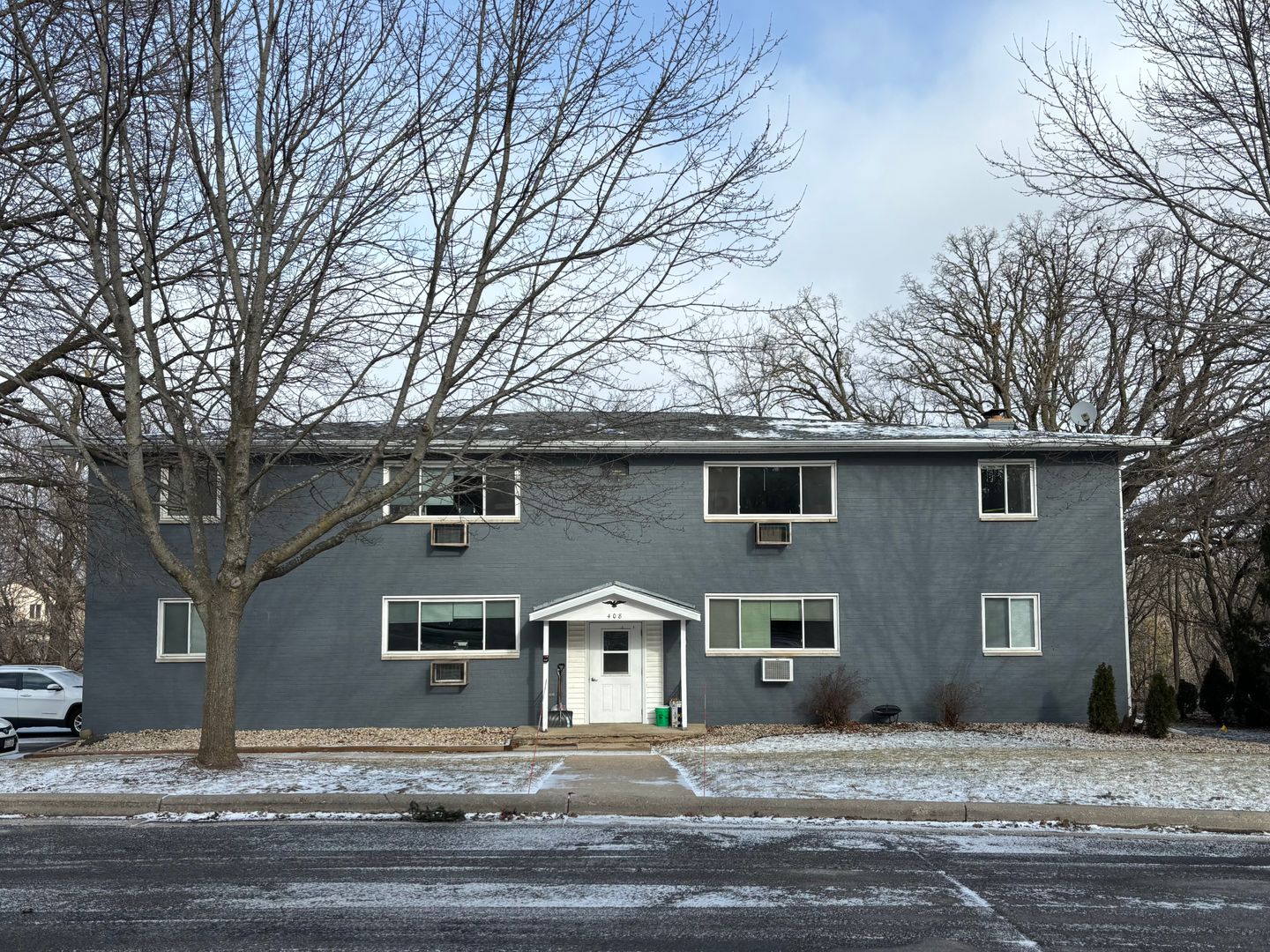 Mount Horeb Apartment: 408 Forest Street Apartments