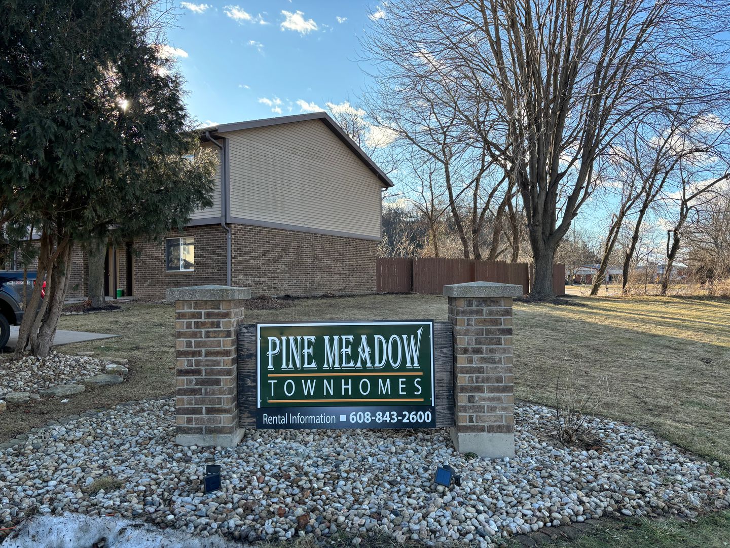 cross plains Apartment: 101-314 Pine Meadow Court