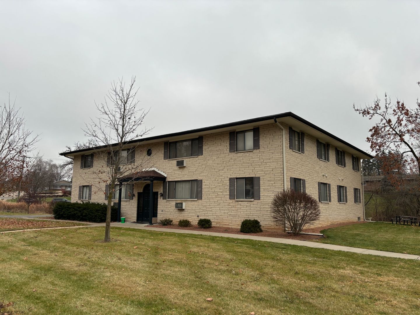 Cross Plains Apartment: 2520-2530 Valley St