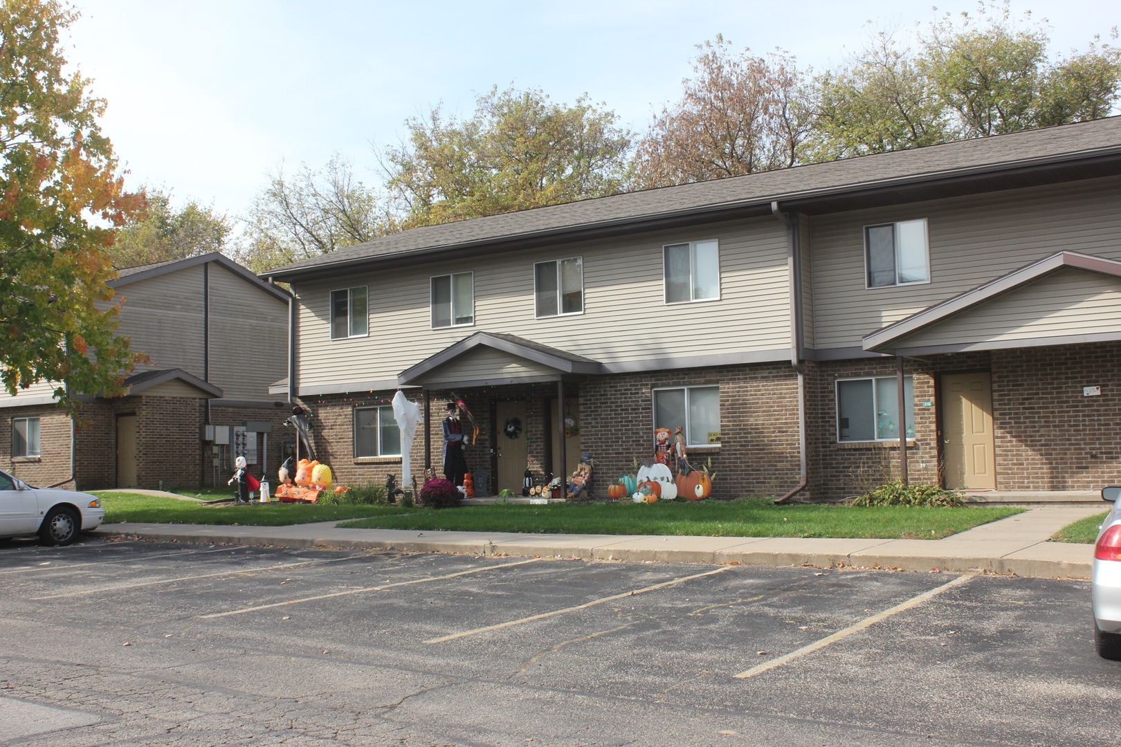 cross plains Apartment: 101-314 Pine Meadow Court