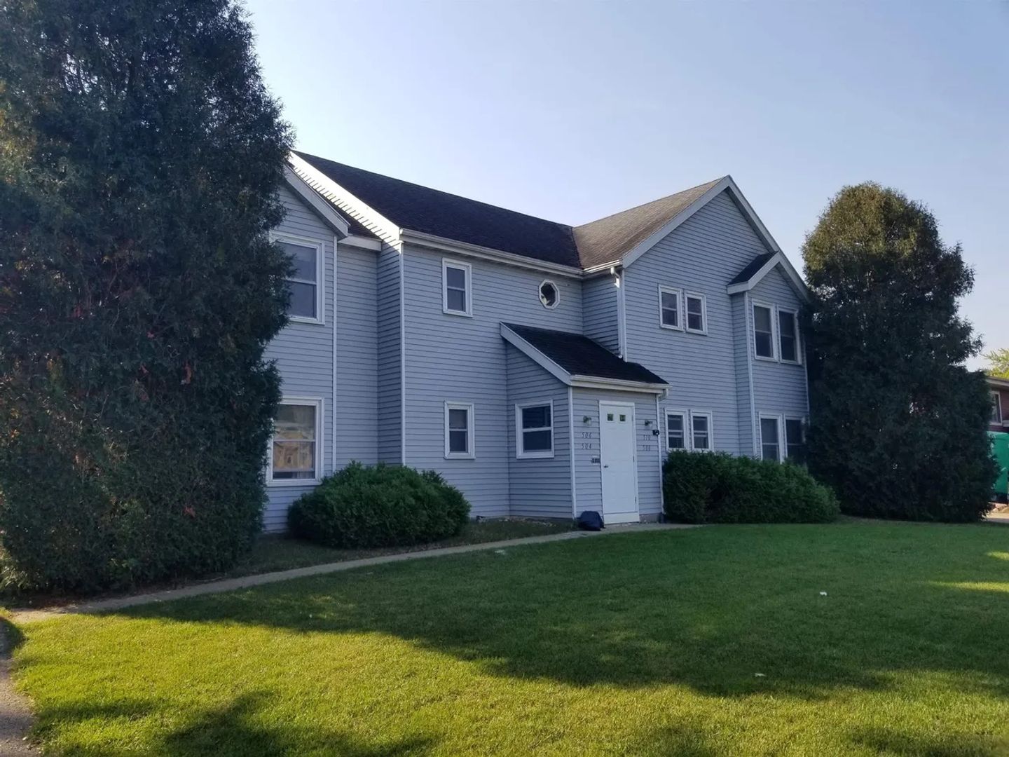 Deforest Apartment: 504 Seminole Way