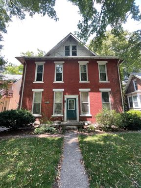Historic 1 Bedroom Apartment – photo 1