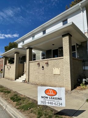 Two Bedroom - Right Downtown Lafayette – photo 1