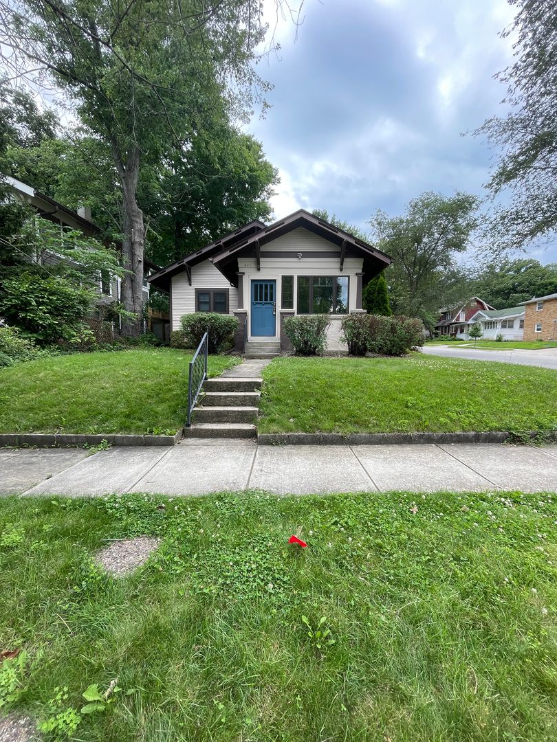 West Lafayette House: 499 Littleton Street