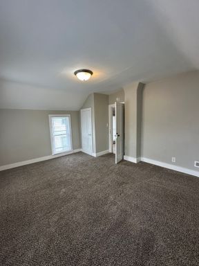 Affordable Upstairs 1 Bedroom Apartment! – photo 1