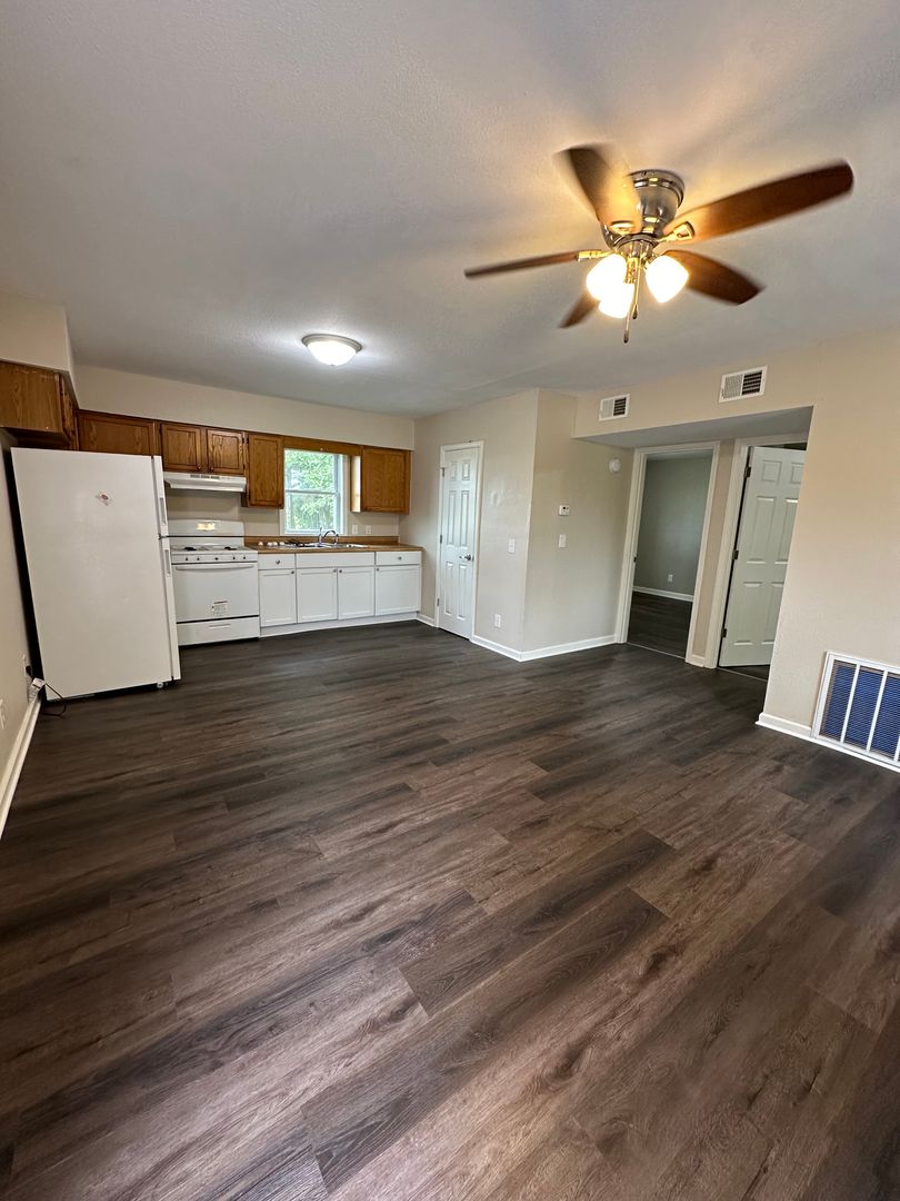 Rensselaer Apartment: 2800 S. College Ave.