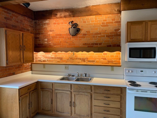 Lafayette Apartment: Main Street