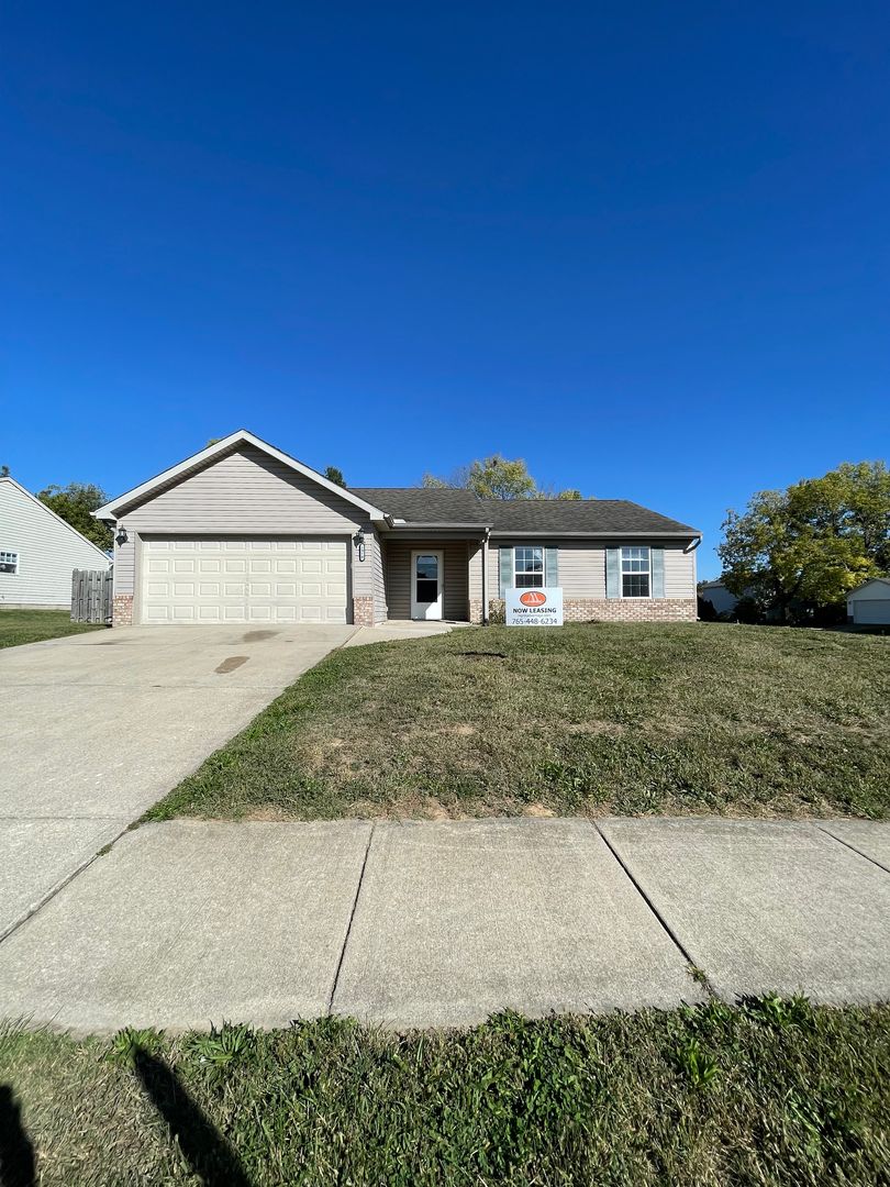West Lafayette House: 1978 Halyard Ct.