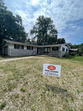 SINGLE FAMILY HOME - Fenced Yard – photo 1