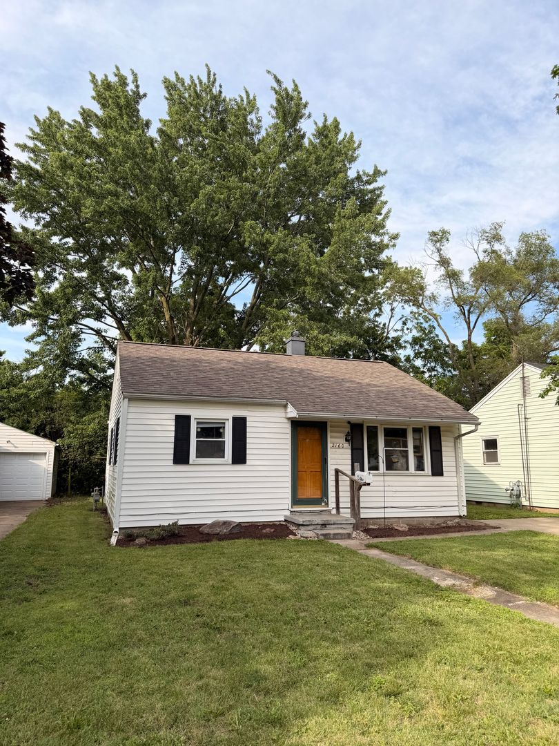 Lafayette House: 2160 Ulen Lane