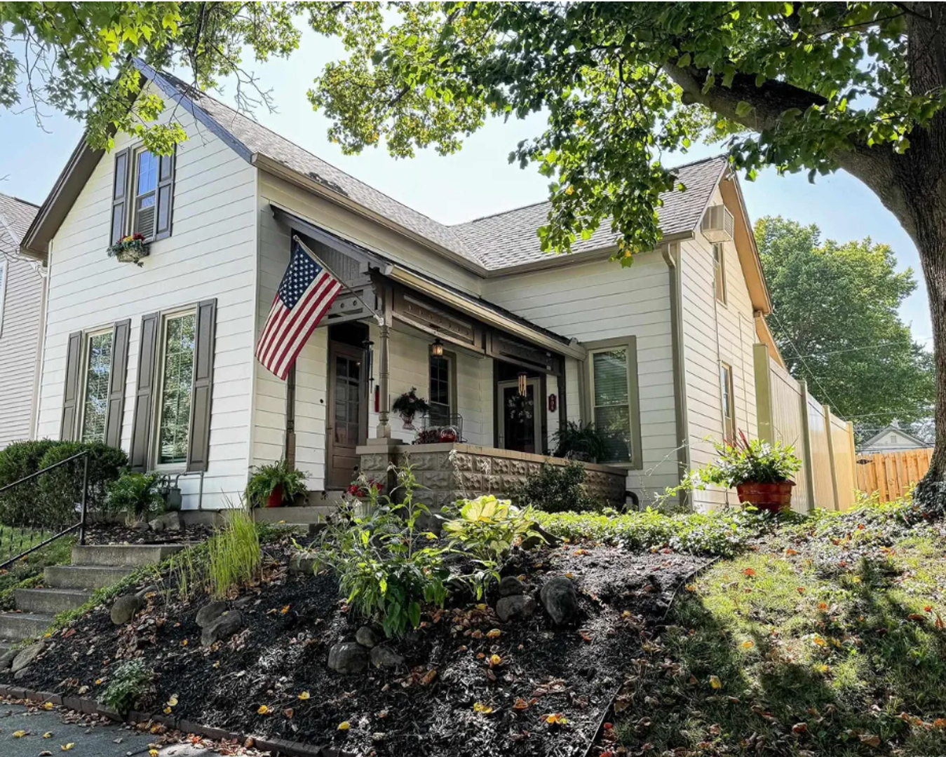 Lafayette House: 606 S. 10th Street