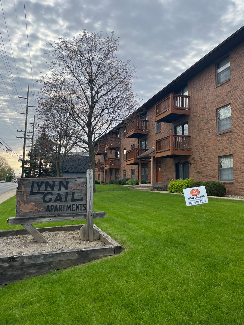 Lafayette Apartment: 3005-3009 Union St.