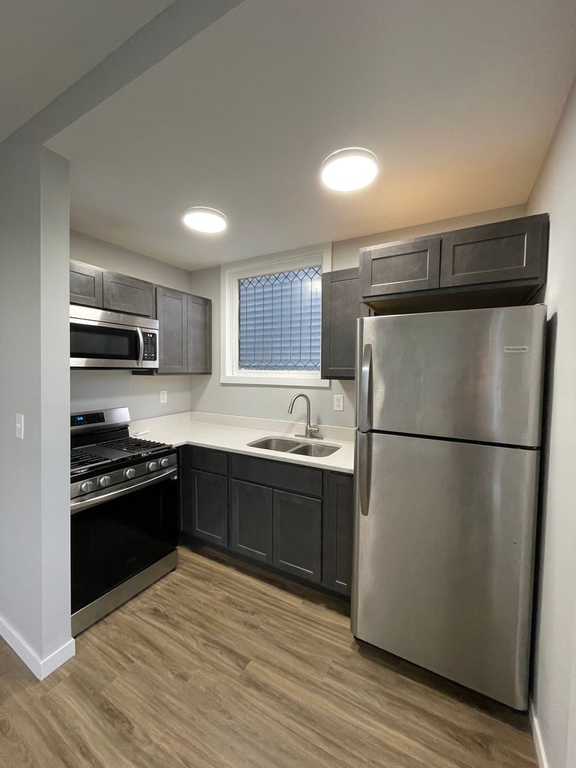 Lafayette Apartment: 1106 Brown Street