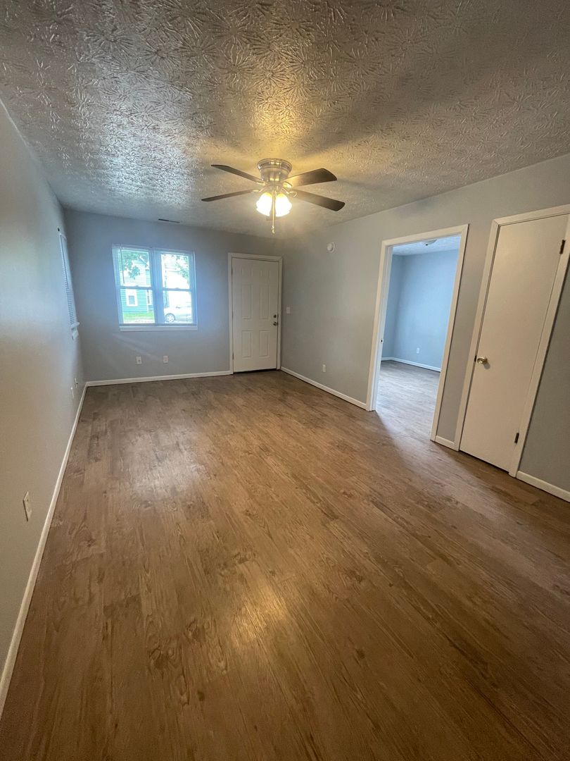 Lafayette Apartment: 1029 N. 7th St.