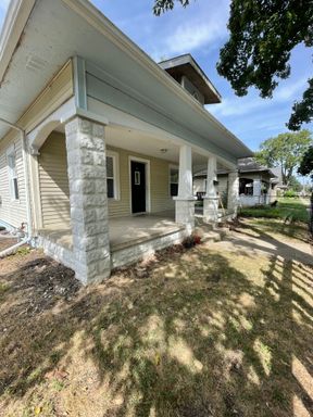 Two Bedroom Single Family Home – photo 1