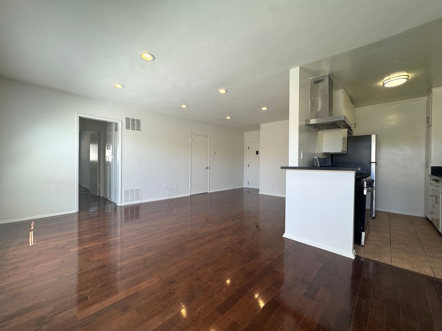 West Hollywood Apartment: 1159 N Curson Ave #11