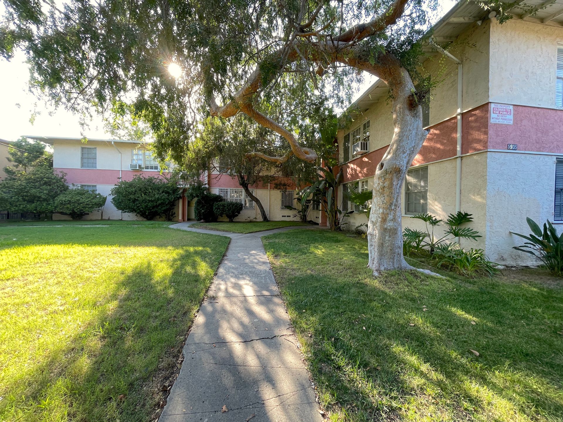 North Hollywood Apartment: 5931 Cahuenga Blvd #A